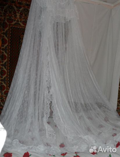 Красивый балдахин из тюля