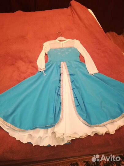 Платье праздничное