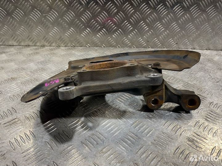 Кулак передний левый Subaru Outback BS