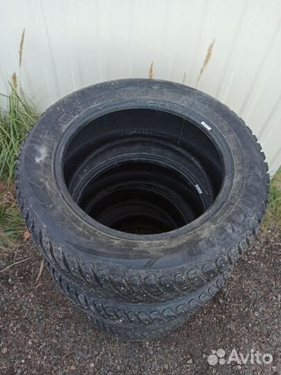 Goodyear Ultragrip Ice Arctic 235/55 R17