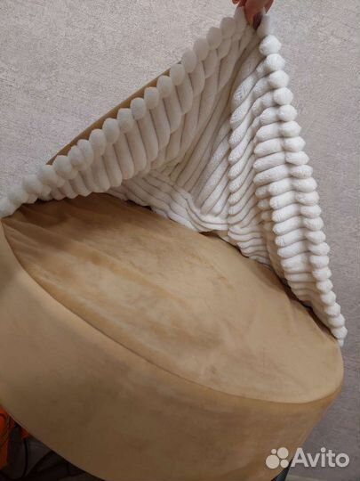 Лежанка для маленьких собак и кошек