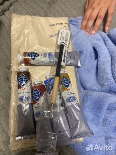 Пенал краски и кисть