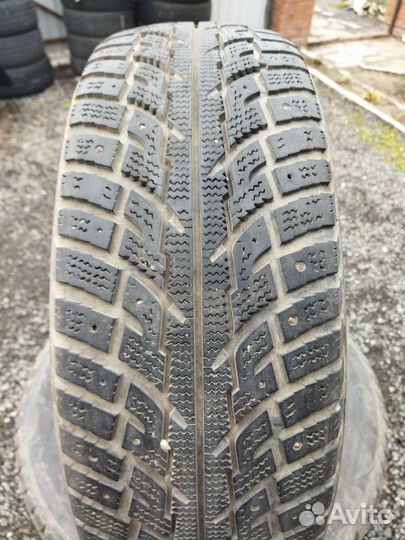 Kumho I'Zen KW31 215/60 R17