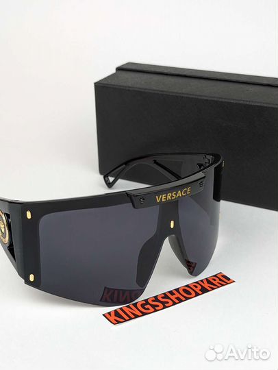 Солнцезащитные очки Versace