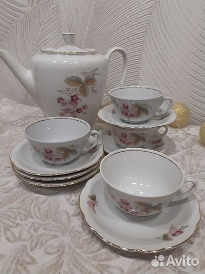 Предметы чайного сервиза Цветение ГДР