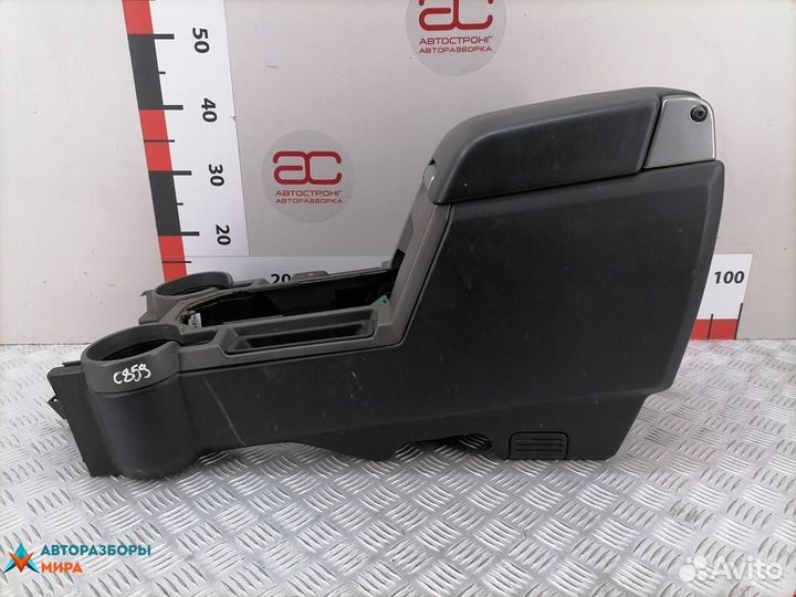 Подлокотник Land Rover Discovery 3 2006 LR016757