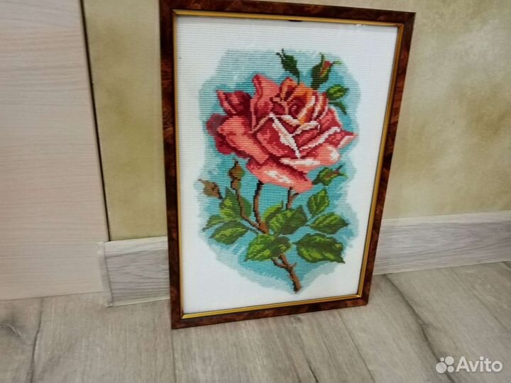 Картина вышитая