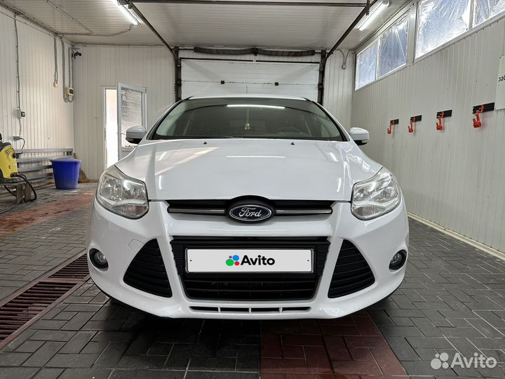 Ford Focus 1.6 МТ, 2013, битый, 160 000 км