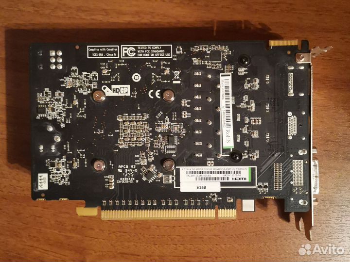 Видеокарты GeForce GTX 1060 3GB, Radeon R7 260X 2G