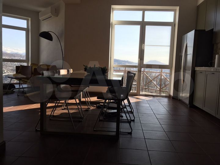 Дом 400 м² на участке 10 сот.