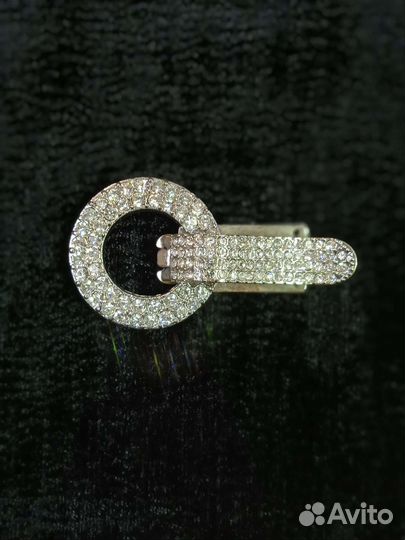 Крючок для шубы со стразами золотой