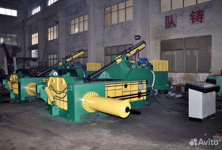 Пакетировочный пресс для переработки металлолома