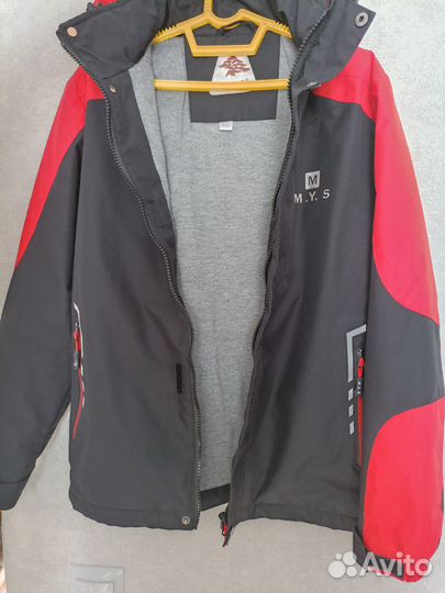 Куртка демисезонная для мальчика 146р б/у