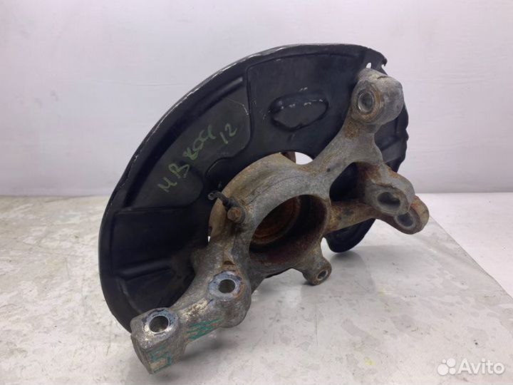 Кулак поворотный передний левый Mercedes-Benz C