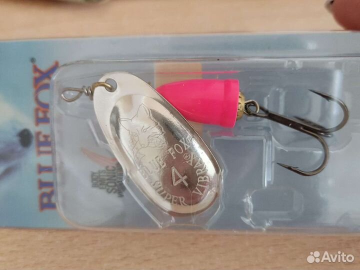 Блесна вертушка Blue Fox 4