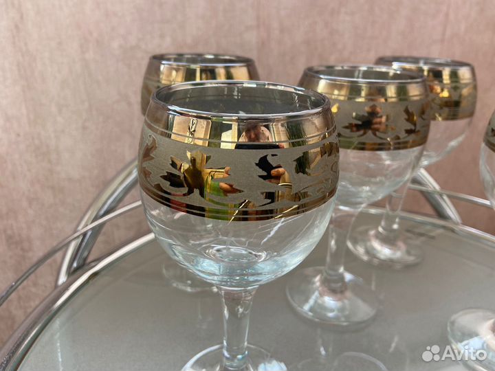Набор бокалов для вина и стопок для водки