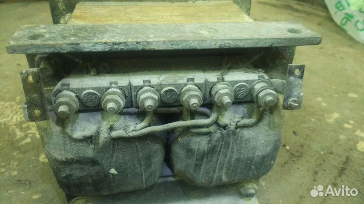 Понижающий трансформатор 380/220 в. на 12 вольт