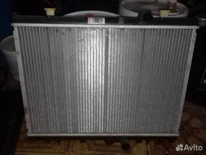 Радиатор основной на Ситроен berling/Пежо Партнёр