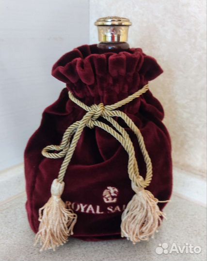 Пустая бутылка. 21 летнего виски Royal Salute