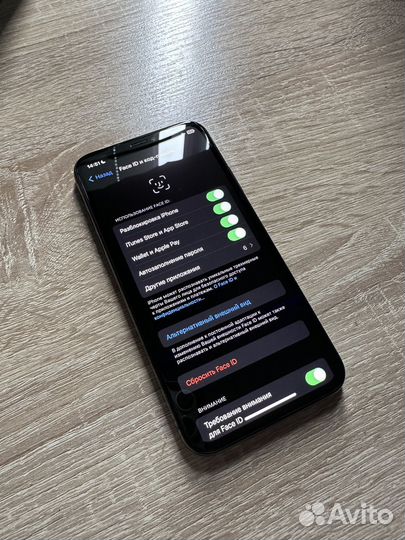 iPhone X, 64 ГБ