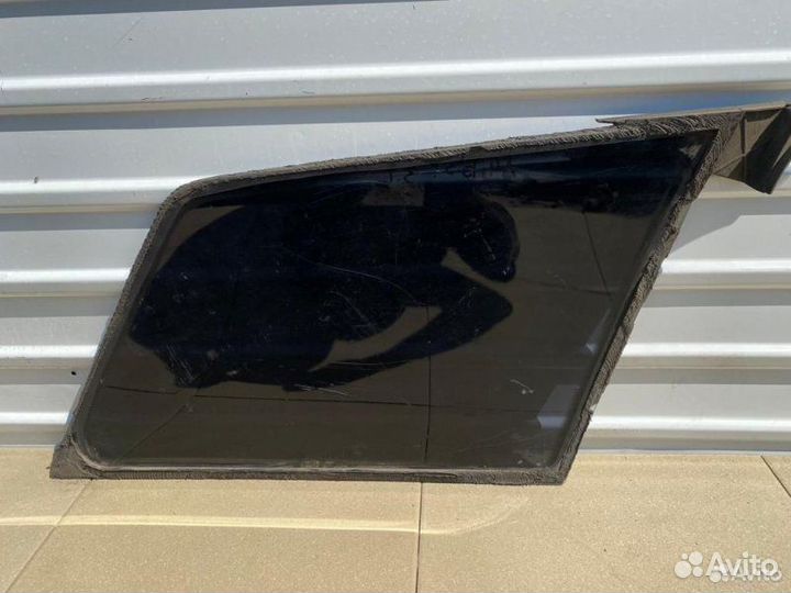 Стекло треугольник заднее левое Audi А4 B5