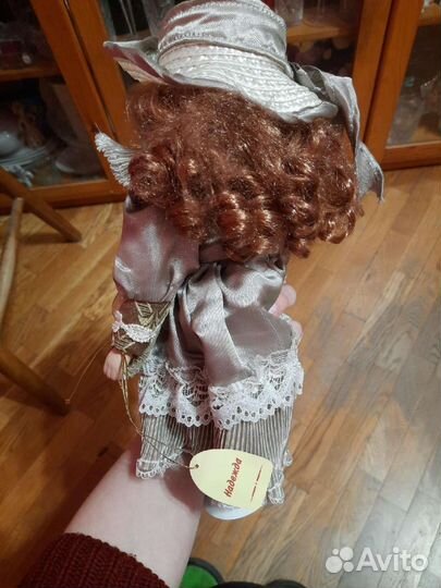 Фарфоровая кукла Little Queen Collection Надежда