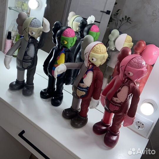 Kaws игрушка