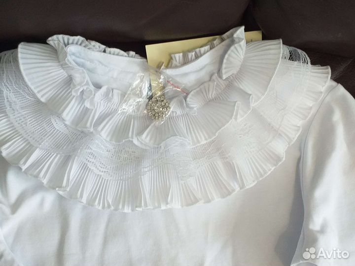 Блузка новая школьная на возраст 9-14 лет. Турция