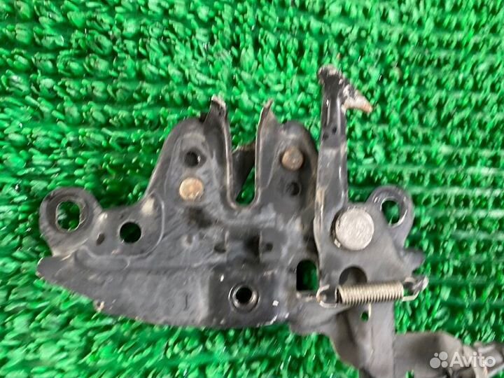 Замок капота Infiniti Qx56