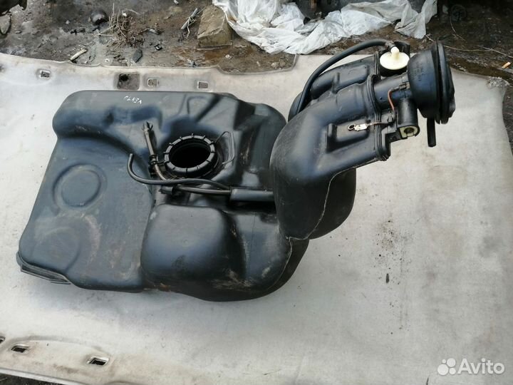 Бак топливный VAG 1H0201085 для VW Golf III/Vento