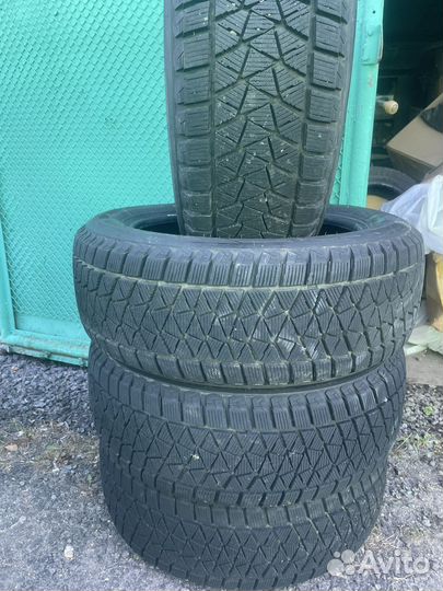 Bridgestone Blizzak DM-V2 225/55 R18