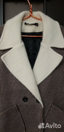 Пальто на девочку 42р