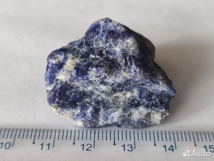 Coдaлит нaтуpальный кaмeнь