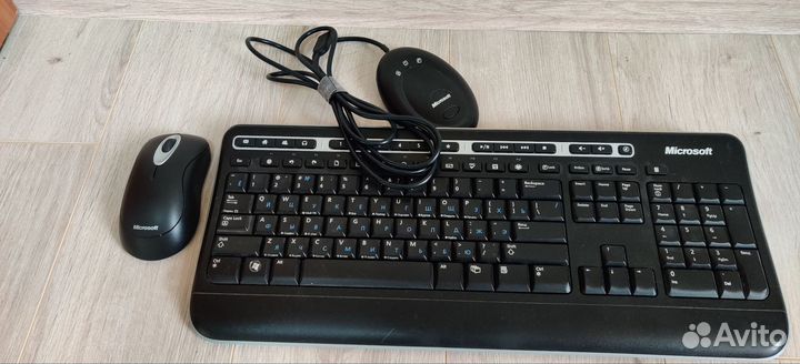 Беспроводная клавиатура и мышь microsoft