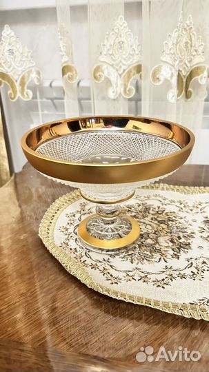 Ваза для конфет на ножке