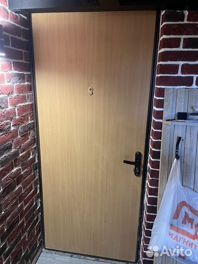Металлическая дверь бу