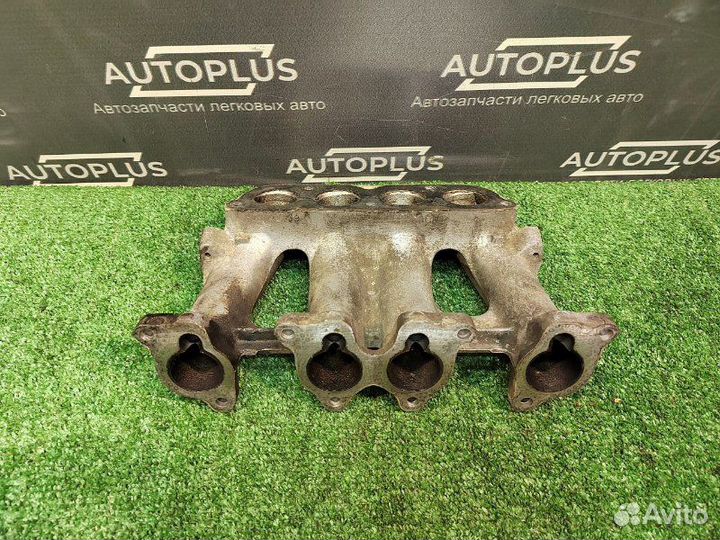 Впускной коллектор Volkswagen Golf 3 2.0 1991-2000