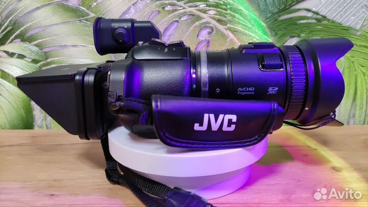 Видеокамера JVC GC-PX100BE