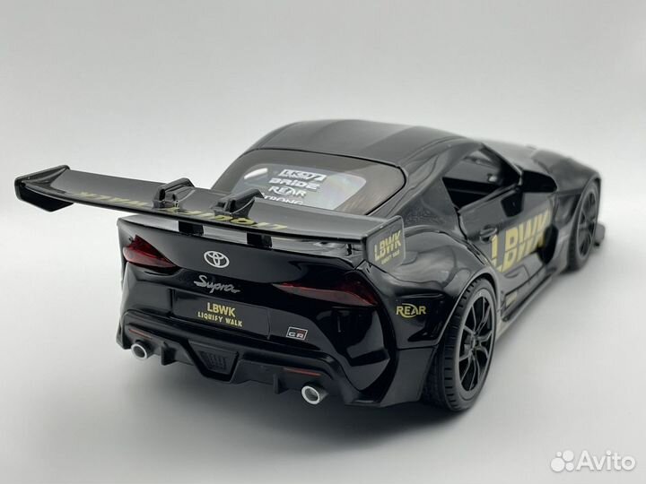 Коллекционная модель Toyota Supra металл 1:24