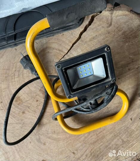 Переносной светодиодный прожектор для сто