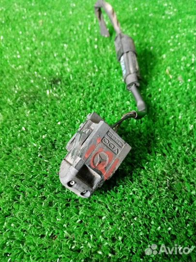 Форсунка стеклоомывателя Mercedes-Benz Cl500 W215