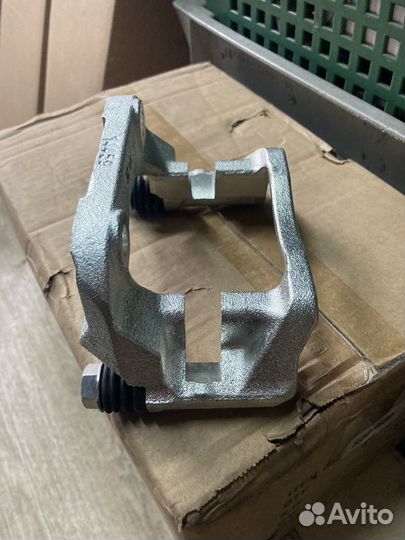 Скоба суппорта тормозного переднего, renault