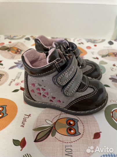 Ботинки для девочки 19