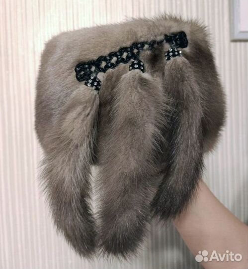 Женская норковая шапка с хвостиками