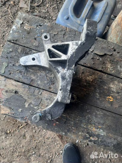 Кронштейн компрессора кондиционера матиз