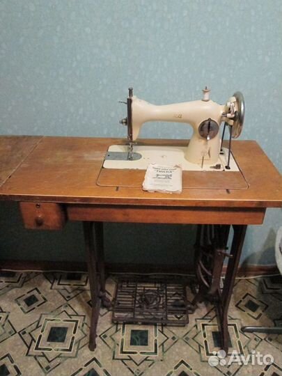 Швейная машинка ножная 