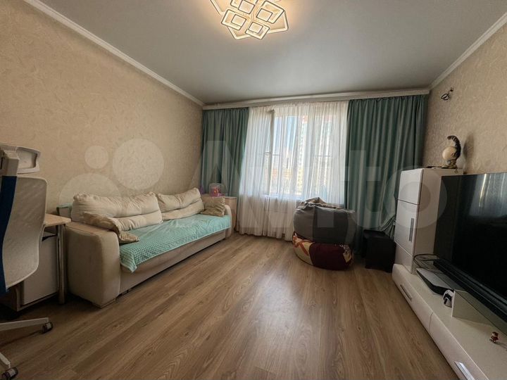 3-к. квартира, 70 м², 3/19 эт.