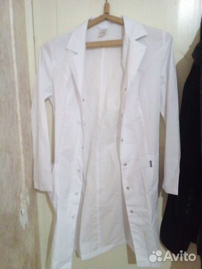 Продаю новый медицинский халат 44 размера
