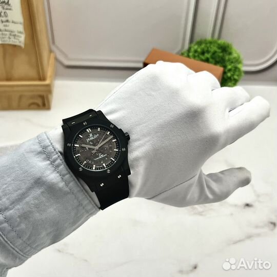 Часы Hublot с японским механизмом Miyota