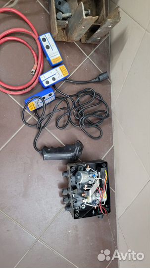 Лебедка электрическая автомобильная